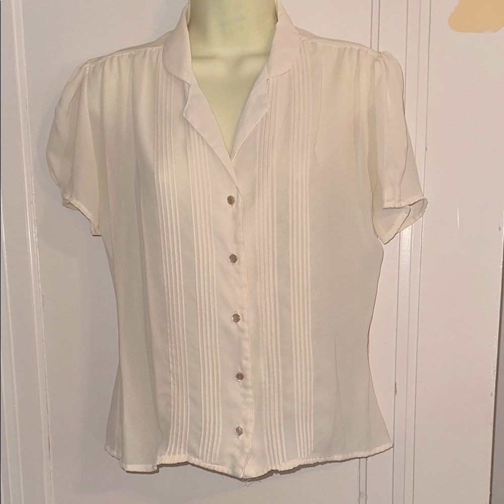 Vtg 80s Jo Matthews cream semi sheer‎ polyester short sleeve shirt with pleats